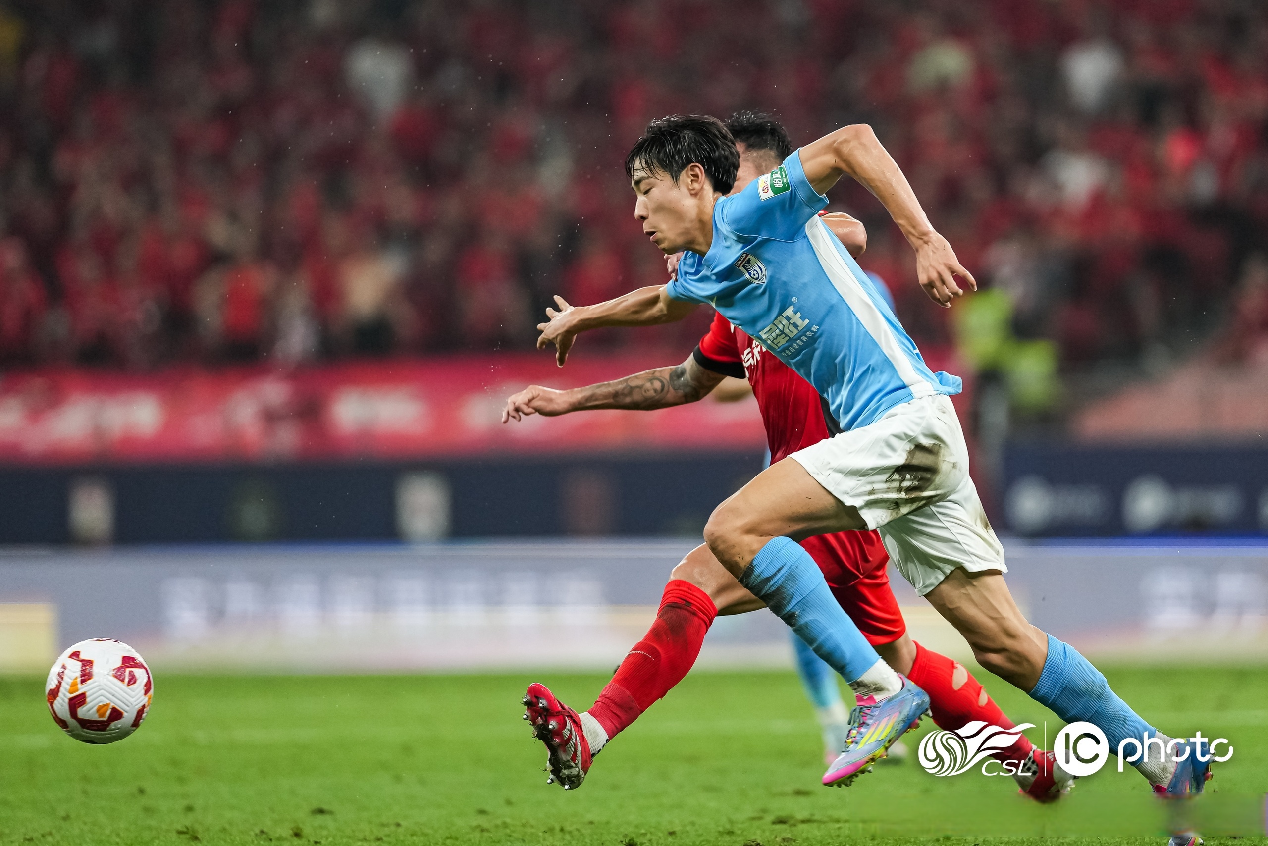 九博入口 -广州队发布备战花絮，转会期防线松动，法国杯任务艰巨，控场能力受关注(国足40强赛后半段首战或提前至5月底进行)